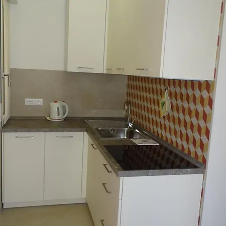 Villa Charming With Private Garden *